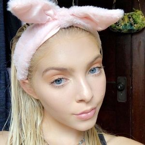 Meet your Posher, Julia